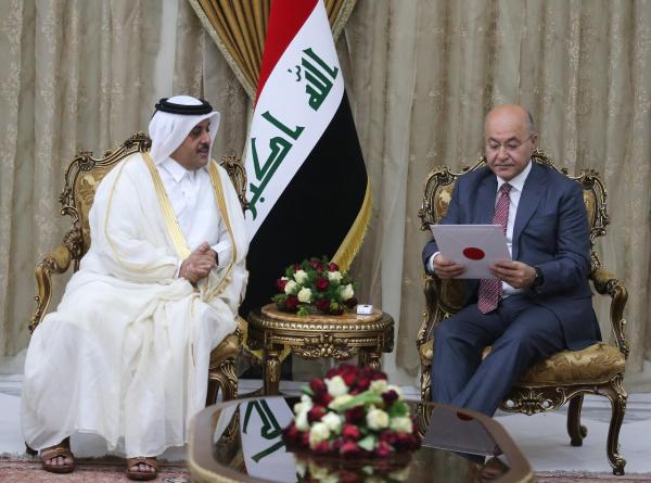 رئيس الجمهورية يتسلم دعوة من أمير قطر للمشاركة في أعمال منتدى الدوحة