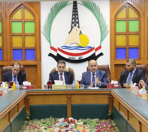 محافظ البصرة يستقبل وزير الداخلية ويعقد معه اجتماعاً لتدارس الوضع الامني في المحافظة