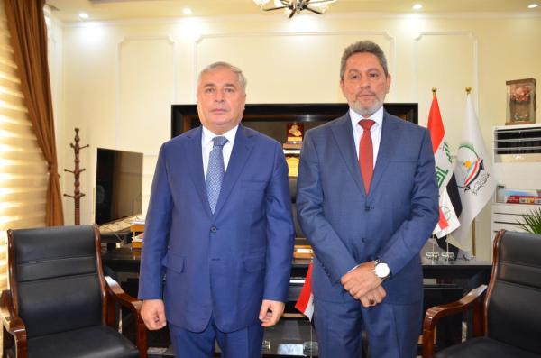 حكومة البصرة المحلية تبحث مع جمهورية طاجيكستان فتح قنصلية فخرية والتعليم والزراعة والاستثمار