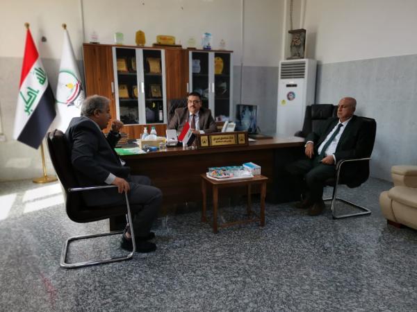 مدير مكتب المحافظ يلتقي بوفد اتحاد الأدباء والكتاب في البصرة