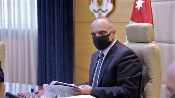 رئيس وزراء الأردن يدخل العزل المنزلي بسبب كورونا