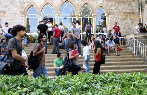 التربية اللبنانية: التحقيق مستمر بقضية الشهادات الممنوحة لطلبة عراقيين