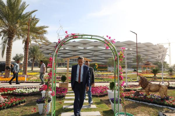 النائب الاول لمحافظ البصرة يشرف على الاستعدادات الجارية لافتتاح معرض الزهور في المدينة الرياضية