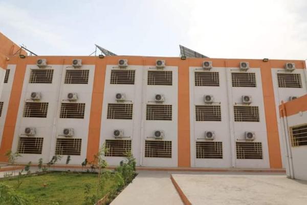 النائب الأول للمحافظ يفتتح سبع مدارس نموذجية في شمال البصرة