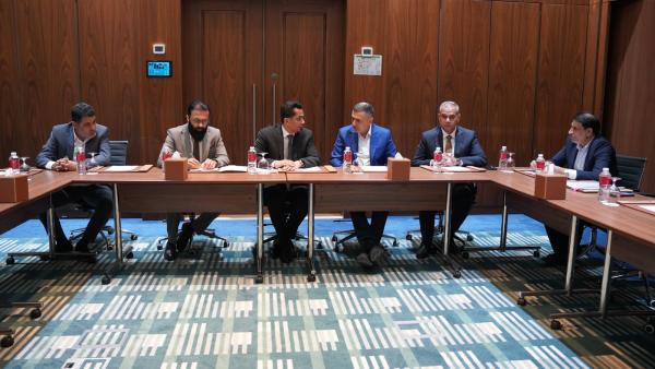 وزير النقل يعقد اجتماعا مع محافظ البصرة لمناقشة مشاريع ميناء الفاو الكبير  ومسار طريق التنمية
