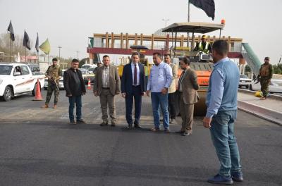 النائب الاول لمحافظ البصرة يشرف على الاعمال النهائية لإكساء ورصف شارع بغداد