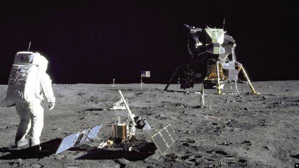 ماذا ترك طاقم "أبولو 11" على سطح القمر؟