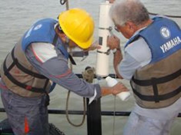 لأول مرة في العراق باحثون من جامعة البصرة يستخدمون السونار في الغوص البحري.