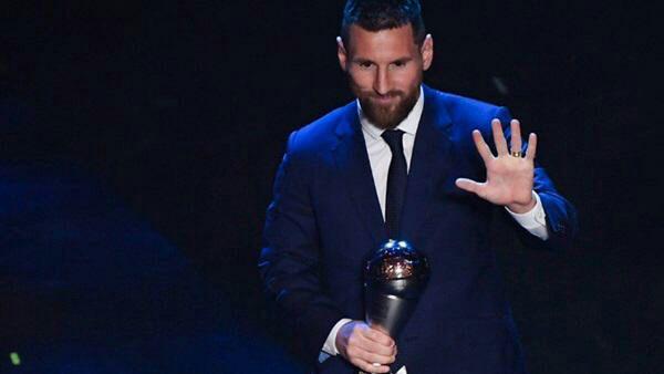 تُوِّج ليونيل ميسي، مهاجم برشلونة، بجائزة أفضل لاعب في العالم، لعام 2019
