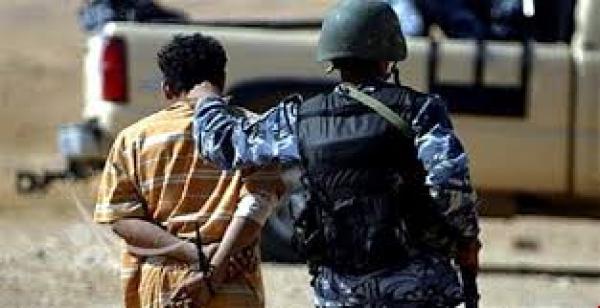 قوات الشرطة تعتقل  تاجر مخدرات في البصرة