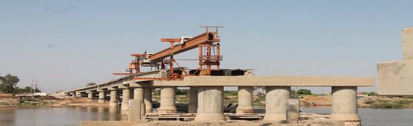 وزارة الاعمار تحقق مراحل متقدمة في تنفيذ مشروع جسر علي الغربي الكونكريتي في محافظة ميسان