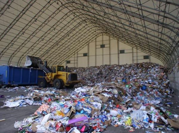 رئيس مجلس الوزراء يقدم الدعم لمشروع استثمار محو النفايات في البصرة