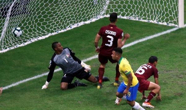 فنزويلا تحرج البرازيل في مباراة الأهداف الملغية