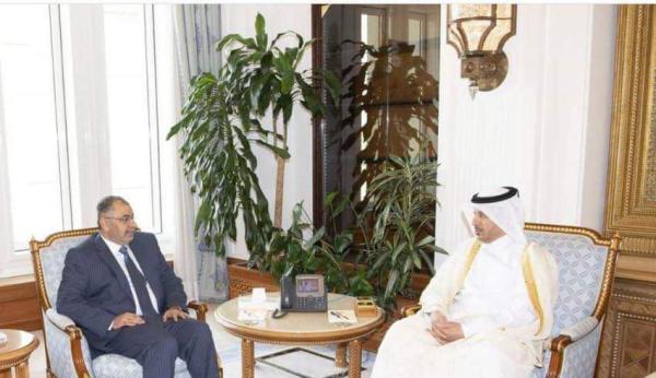 وزير التعليم العالي يلتقي رئيس الوزراء القطري