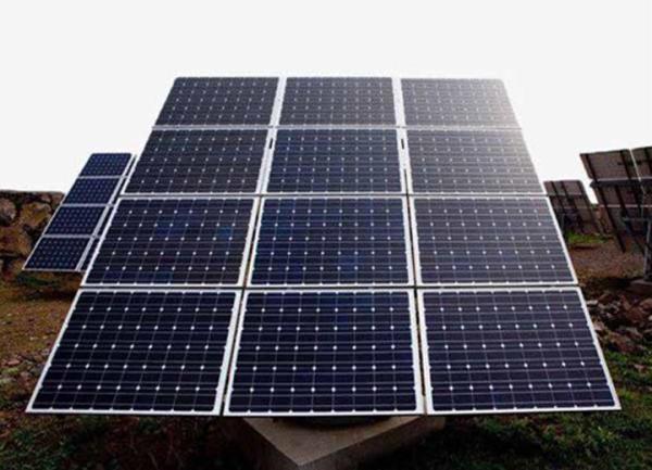 الكهرباء تكشف عن خطة استثمارية جديدة لبناء محطات شمسية