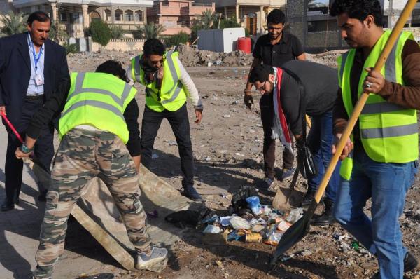 شباب ناشطون من مختلف مناطق محافظة البصرة يقومون بحملة تنظيف واسعة في عدد من مناطق البصرة تحت مسمى "شباب البصرة"