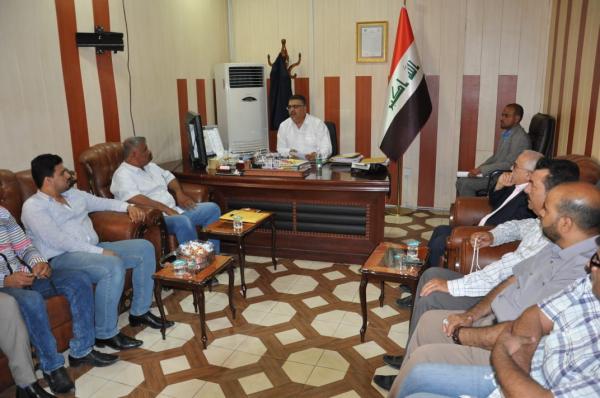 مدير مكتب محافظ البصرة يلتقي مجموعة من الإعلاميين والناشطين المدنيين