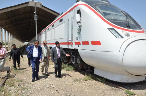 النائب الثاني: يطّلع على قطار بصرة - بغداد ويؤكد على ادارة المحطة بتقديم افضل الخدمات الى المسافر