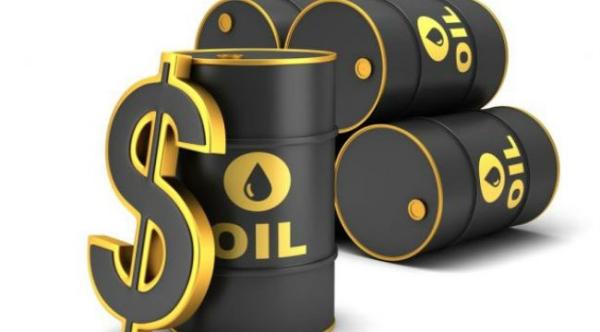 النفط يهبط 3٪ عقب زيادة مفاجئة في المخزونات الأمريكية