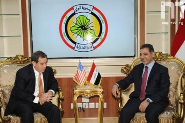 وزير الداخلية للسفير الأمريكي : العراق يخوض معركة وجود ضد داعش بالنيابة عن العالم