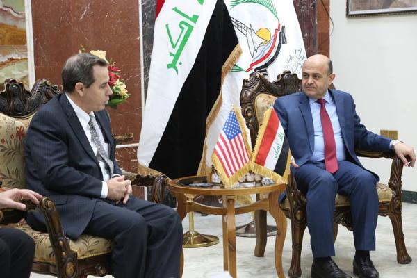 محافظ البصرة يبحث الاوضاع الامنية والاقتصادية للمحافظة مع السفير الامريكي في العراق