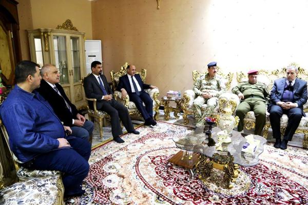 مؤكداً ان لا مكان للمجرمين في البصرة .. د. النصراوي يزور رئيس محكمة استئناف البصرة ، مهنئاً بسلامته