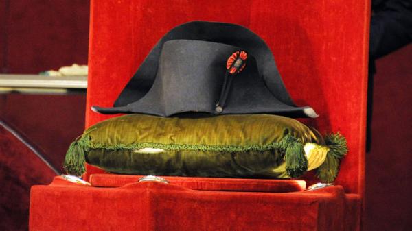 قبعة نابليون في مزاد بحوالي 3 مليون دولار