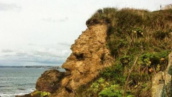 صورة منحدر صخري على شكل انسان تثير الدهشة والاعجاب في الانترنت