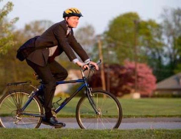 تعويض مادي للفرنسيين الذين يستخدمون دراجاتهم في الذهاب للعمل