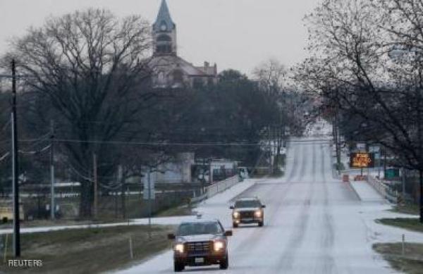 تكساس: عاصفة جليدية تلغي 1500 رحلات جوية