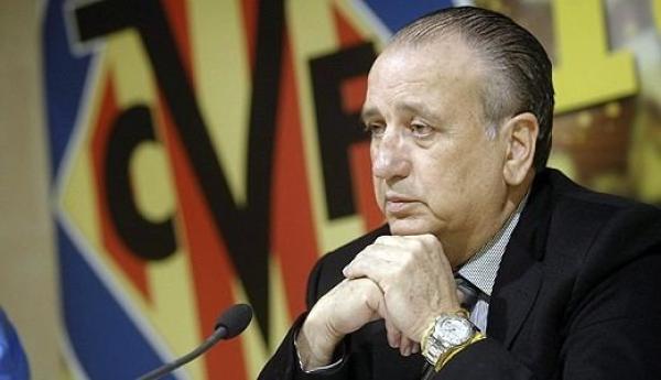 رئيس فياريال يتهم برشلونة بالسرقة
