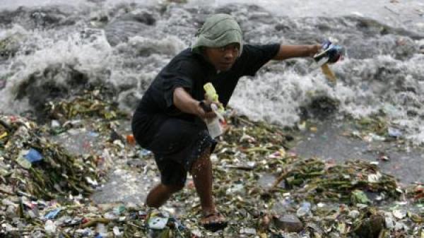 250 ألف طن من البلاستيك تهدد الحياة داخل المحيطات